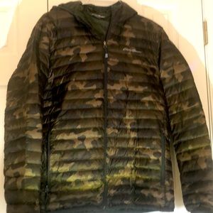 Eddie Bauer 700 (RDS)fill lite hooded jacket.